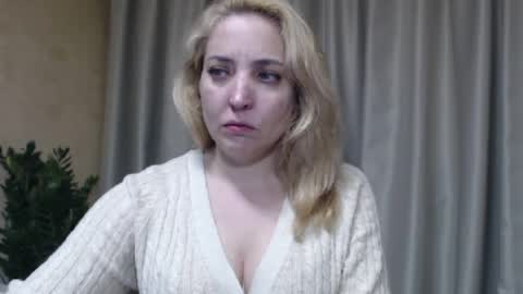 Snapshot of ohsweetmari chatting on 28, 4, 2026 Mari online show from 28, 4, 2026
