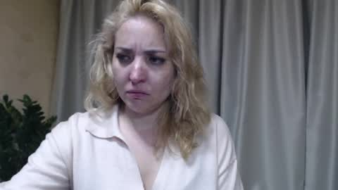 Snapshot of ohsweetmari chatting on 17, 5, 2026 Mari online show from 17, 5, 2026