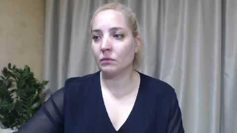 Snapshot of ohsweetmari chatting on 4, 6, 2026 Mari online show from 4, 6, 2026