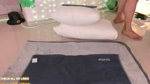 ohyesly_ online show from 2, 3, 2026