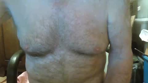 Snapshot of oily27 chatting on 30, 5, 2026 William online show from 30, 5, 2026