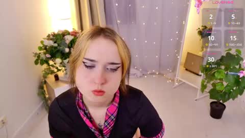 Karolina online show from 8, 7, 2026