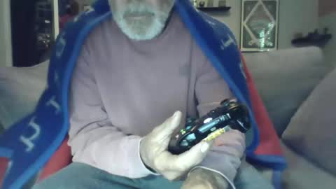 Snapshot of old_bald63 chatting on 25, 10, 2025 old_bald63 online show from 25, 10, 2025