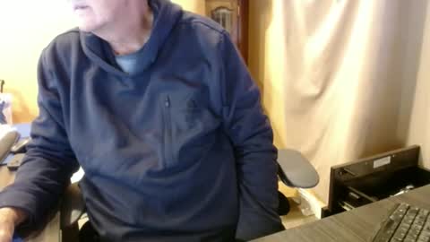 Snapshot of olderandwiser chatting on 19, 12, 2024 Older and Wiser online show from 19, 12, 2024
