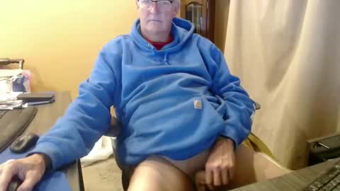 Snapshot of olderandwiser chatting on 5, 1, 2025 Older and Wiser online show from 5, 1, 2025