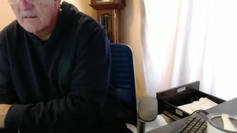 Snapshot of olderandwiser chatting on 9, 1, 2025 Older and Wiser online show from 9, 1, 2025
