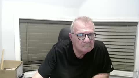 Snapshot of oldguybigd chatting on 12, 10, 2025 oldguybigd online show from 12, 10, 2025