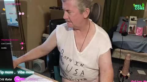 Snapshot of oldnewfun chatting on 12, 10, 2025 oldnewfun online show from 12, 10, 2025