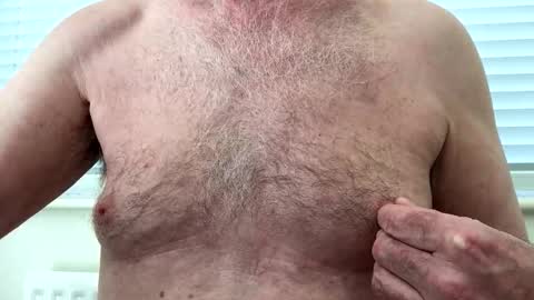 Snapshot of oldrowley chatting on 16, 10, 2025 Mike online show from 16, 10, 2025