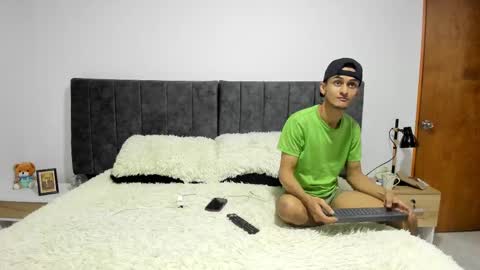 Snapshot of olimpostars chatting on 17, 9, 2025 Santi Olimpo online show from 17, 9, 2025