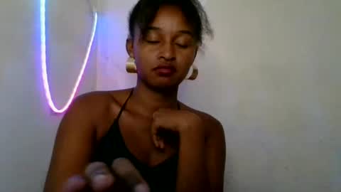 Snapshot of olinah610 chatting on 30, 5, 2026 olinah610 online show from 30, 5, 2026