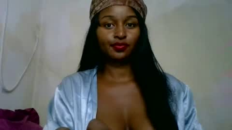 Snapshot of olinah610 chatting on 21, 6, 2026 olinah610 online show from 21, 6, 2026