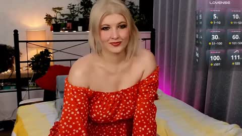 Snapshot of olisunny5 chatting on 26, 12, 2024 OliSunny Olivia online show from 26, 12, 2024