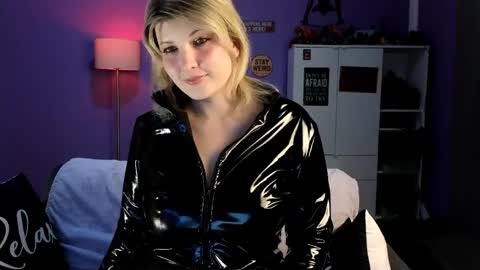 OliSunny Olivia online show from 1, 5, 2026