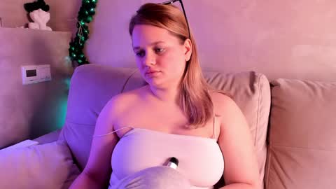 olisyasweet online show from 4, 1, 2025
