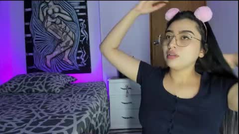 Snapshot of oliv_11 chatting on 11, 10, 2025 Olivia online show from 11, 10, 2025