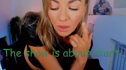 oliva_candy online show from 14, 12, 2024
