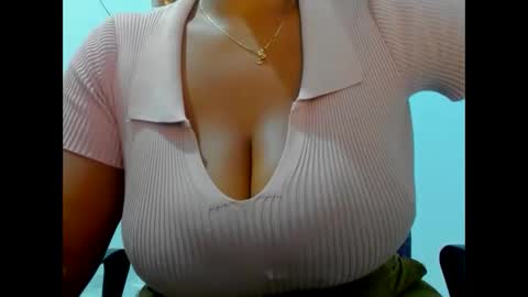 olivahot30 online show from 5, 12, 2024