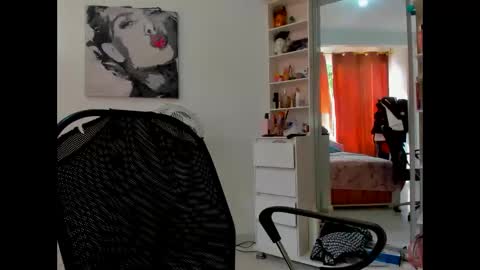 olivahot30 online show from 4, 1, 2025