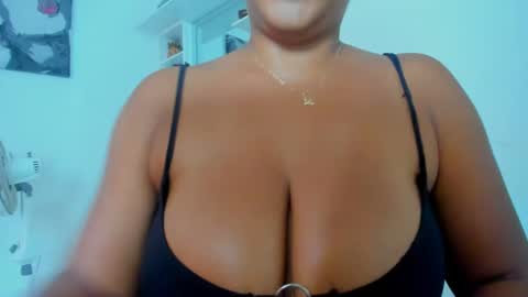 olivahot30 online show from 27, 1, 2025