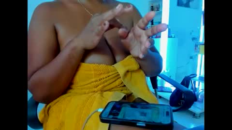 olivahot30 online show from 5, 2, 2025