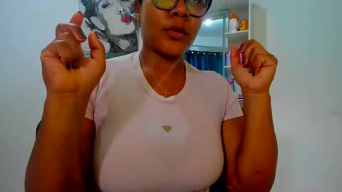 olivahot30 online show from 11, 9, 2025