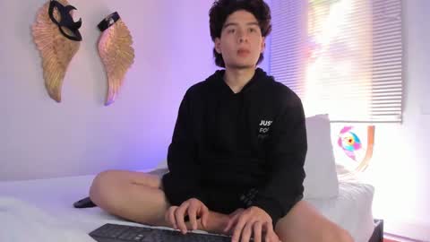 Snapshot of olivarpixx chatting on 1, 10, 2025 Oliver Pixx online show from 1, 10, 2025