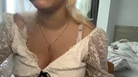 Mia online show from 5, 2, 2026