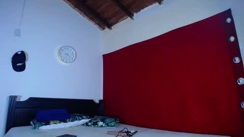 Oliver and MeganIndependent online show from 19, 10, 2025