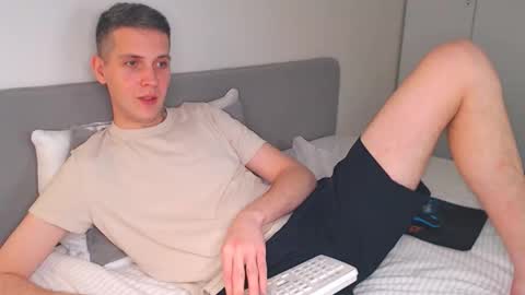 Oliver online show from 4, 2, 2026