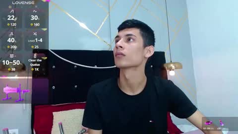 Snapshot of oliver_king_sex chatting on 3, 1, 2025 Oliver Smith online show from 3, 1, 2025