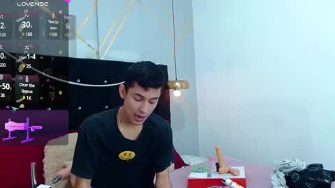 Snapshot of oliver_king_sex chatting on 4, 1, 2025 Oliver Smith online show from 4, 1, 2025
