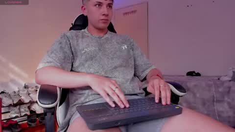 oliveeer online show from 18, 4, 2026