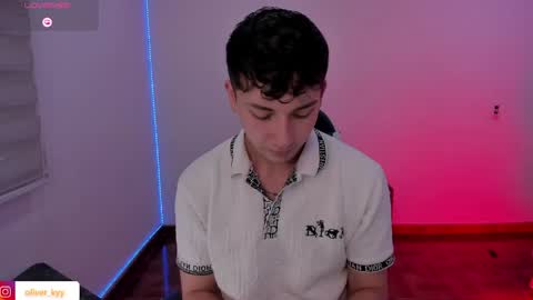 oliveeer online show from 13, 5, 2026