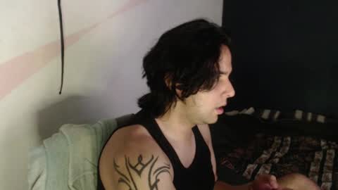 oliver_laid_2023 online show from 17, 12, 2024