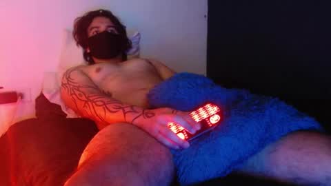 oliver_laid_2023 online show from 19, 12, 2024