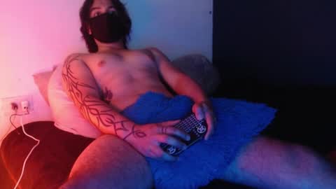 oliver_laid_2023 online show from 5, 1, 2025