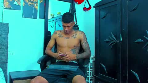 Snapshot of oliver_smith_2 chatting on 23, 11, 2025 oliver_smith_2 online show from 23, 11, 2025