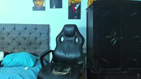 Snapshot of oliver_smith_2 chatting on 19, 4, 2026 oliver_smith_2 online show from 19, 4, 2026