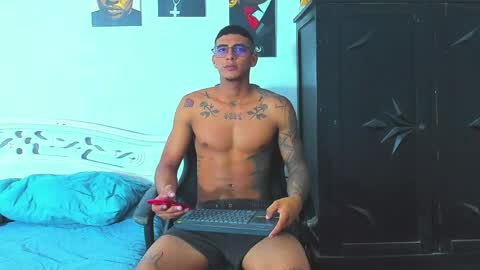 Snapshot of oliver_smith_2 chatting on 18, 5, 2026 oliver_smith_2 online show from 18, 5, 2026