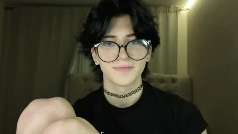 Snapshot of oliver_star_boy chatting on 18, 4, 2026 oliver online show from 18, 4, 2026