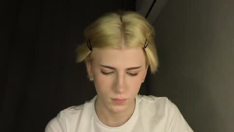 Snapshot of oliver_star_boy chatting on 12, 5, 2026 oliver online show from 12, 5, 2026