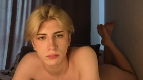 Snapshot of oliver_star_boy chatting on 3, 6, 2026 oliver online show from 3, 6, 2026