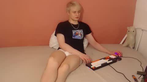 Snapshot of oliver_sweet_ chatting on 6, 3, 2026 Oliver online show from 6, 3, 2026