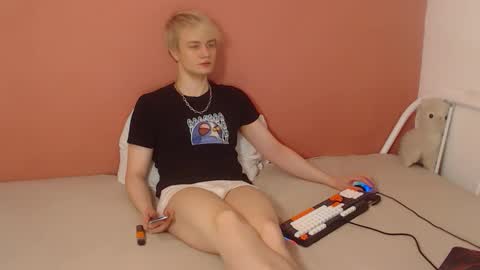 Snapshot of oliver_sweet_ chatting on 18, 3, 2026 Oliver online show from 18, 3, 2026