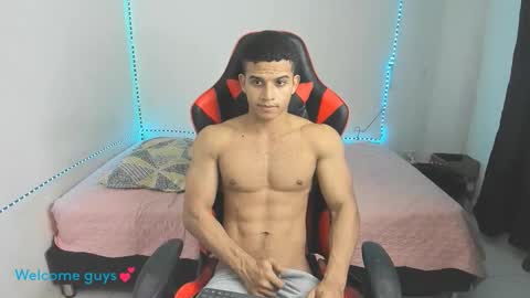 Snapshot of oliver_thompsson chatting on 17, 12, 2025 oliver thompsson online show from 17, 12, 2025