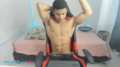 Snapshot of oliver_thompsson chatting on 20, 12, 2025 oliver thompsson online show from 20, 12, 2025