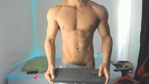 Snapshot of oliver_thompsson chatting on 8, 1, 2026 oliver thompsson online show from 8, 1, 2026