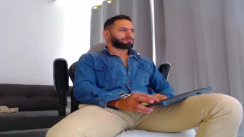 oliver online show from 28, 11, 2025