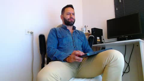 oliver online show from 6, 4, 2026